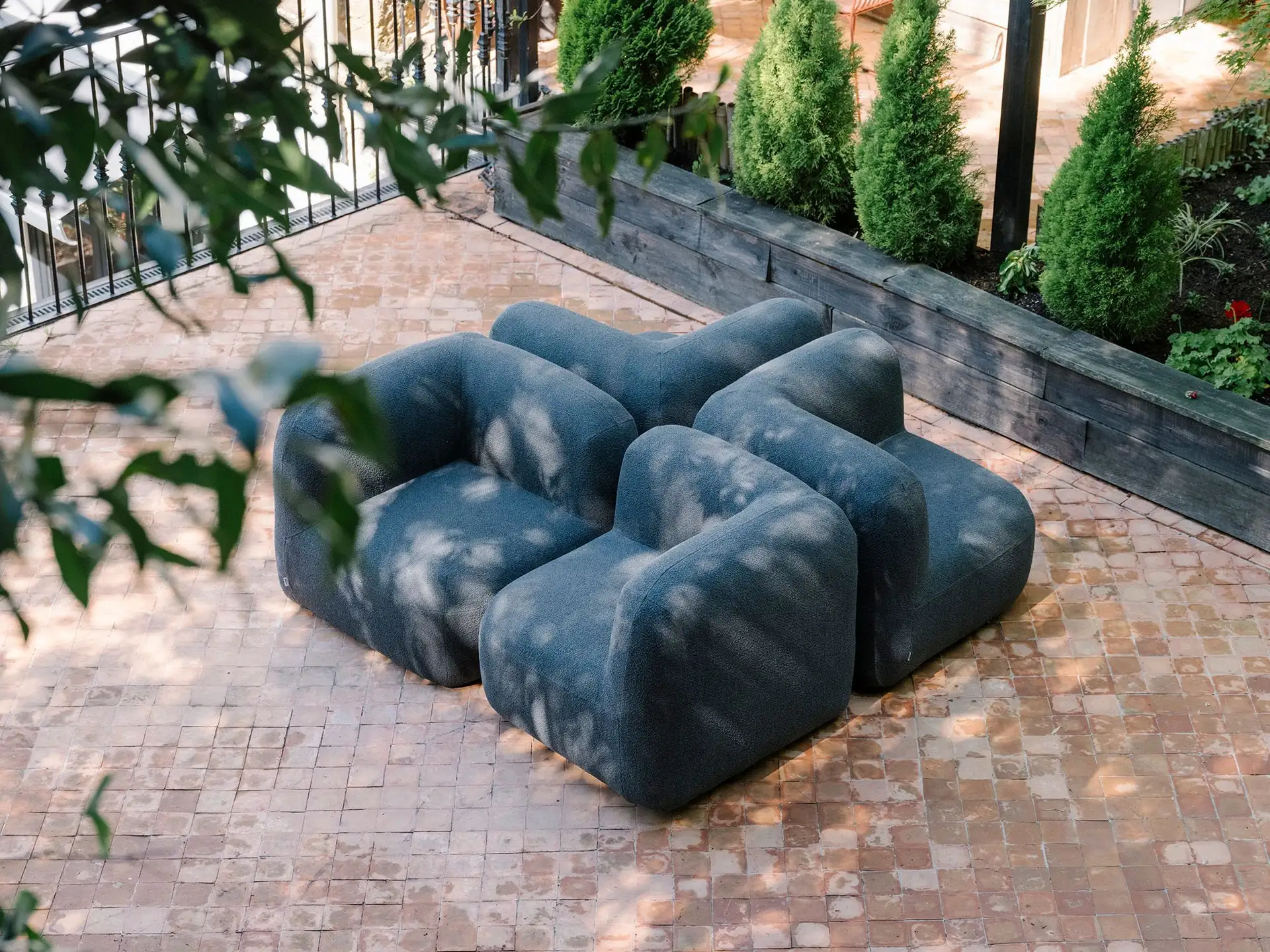 Circulaire Gumi Corner sofa  - Thumbnail 3