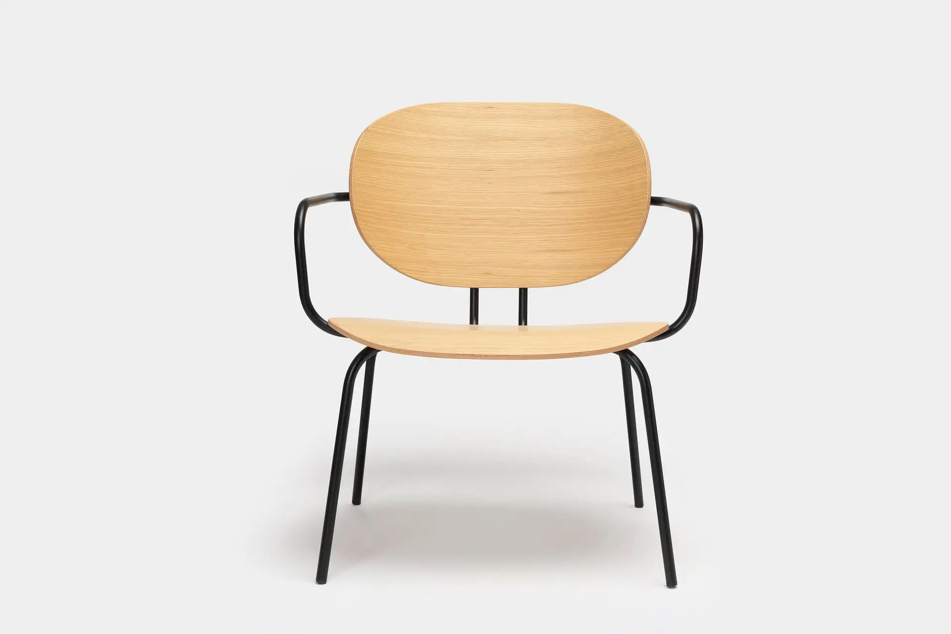 Circulaire Hari Lounge Armchair Ondarreta